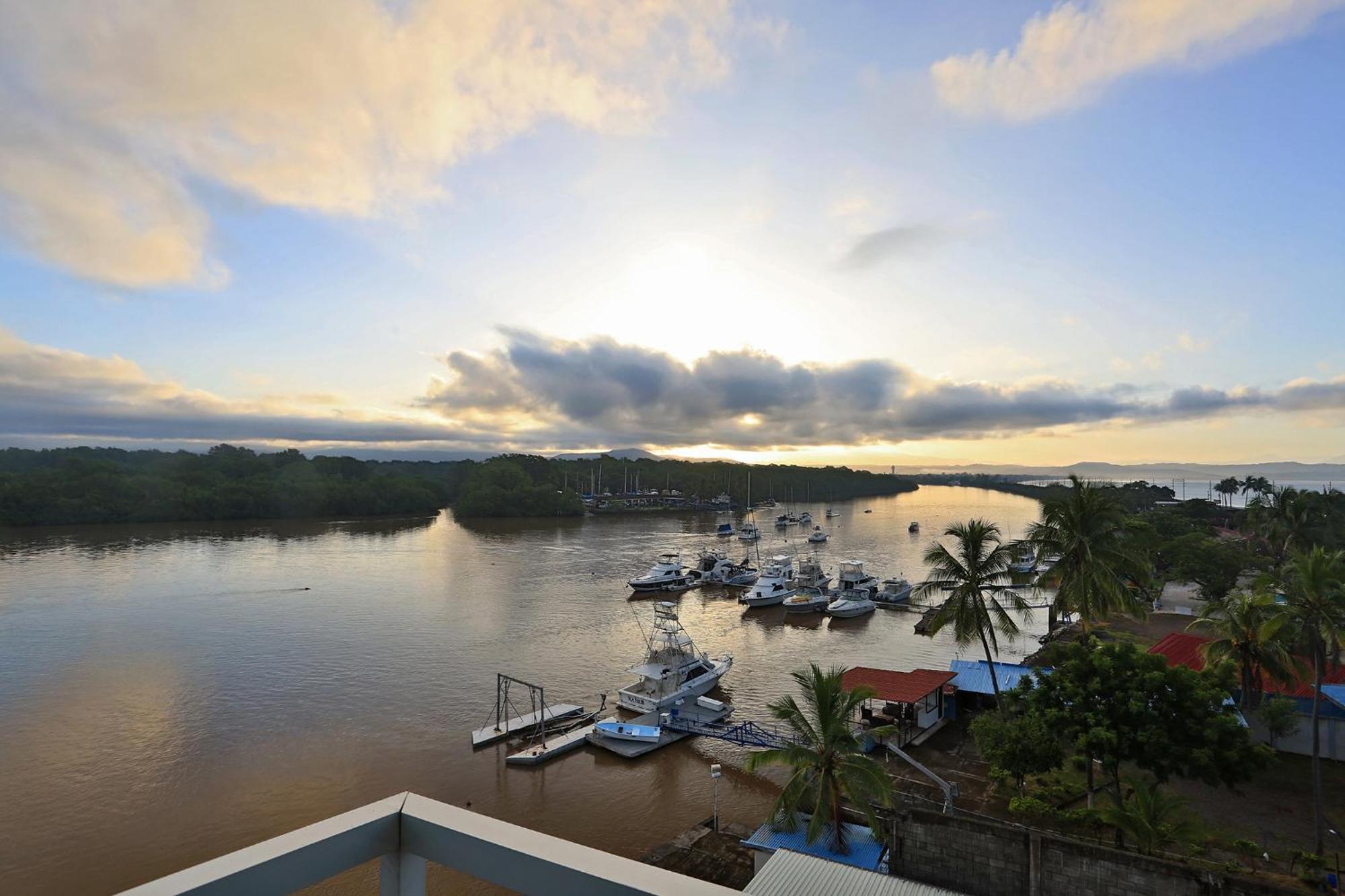 Puerto Azul Hotel 푼타레나스 외부 사진